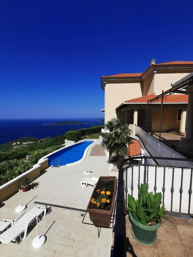 Lux Provence * Budua